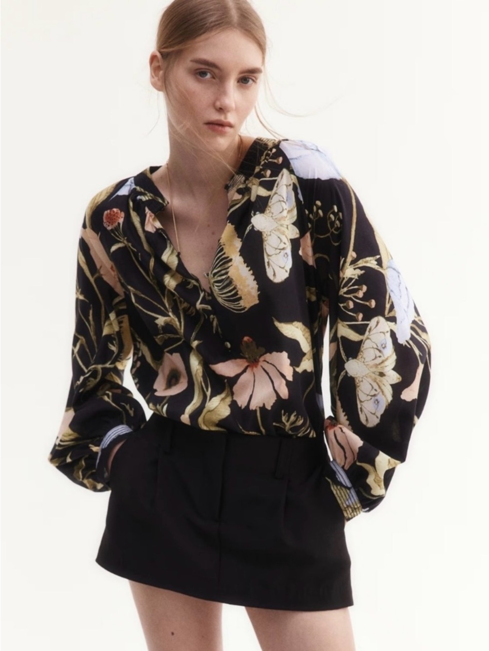 H&M Black Oversized Floral Band-Collar Long-Sleeve Quarter-Button Blouse Small